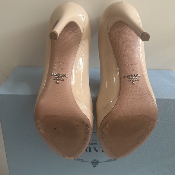 Prada beige patent leather heels peep toe - Picture 2 of 7